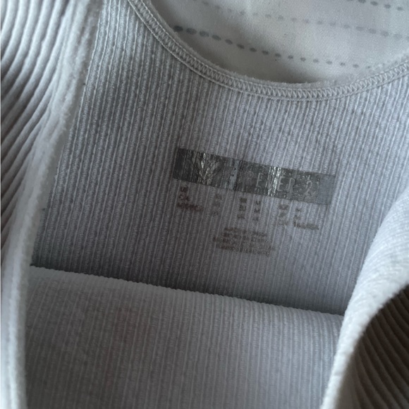 white crop tank - Picture 2 of 2